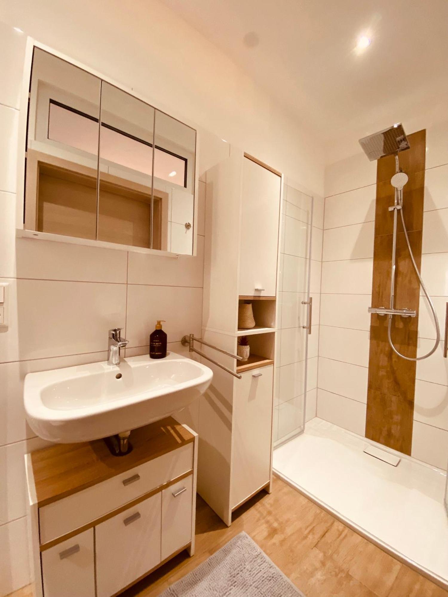 Hochwertige Ferienwohnung Mit 7Qm Balkon, Netflix, Kaffeeautomat, Rainshower Bad اتسوكو المظهر الخارجي الصورة